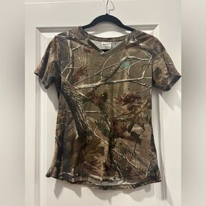 🌿 Realtree Women’s Camo V-Neck T-Shirt | Size S | Outdoor Hunting Tee